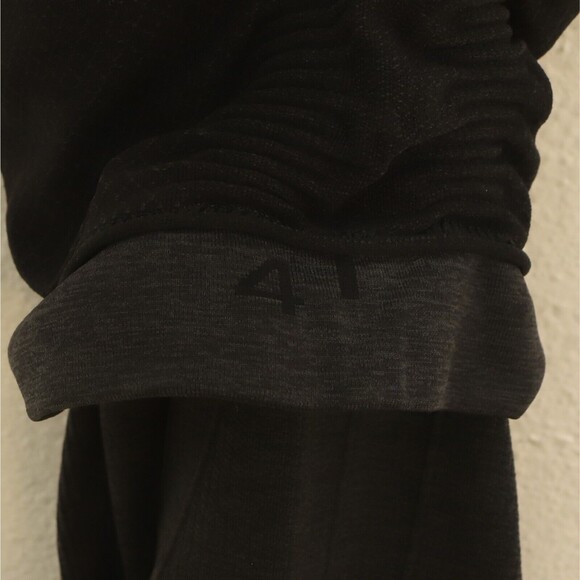 LULULEMON In The Flow Crop II Capri Legging 4 Deep Coal Gray Pull On EUC B62 - Picture 6 of 6